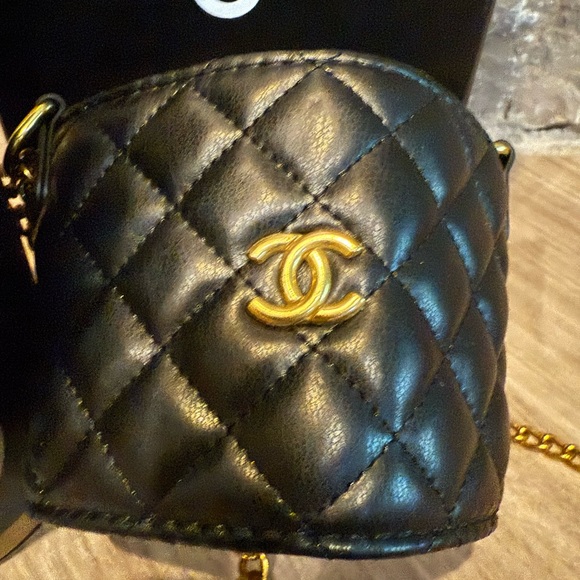 GWP- Chanel Black and White Quilted Mini Bag with Travel Mug - Picture 3 of 5